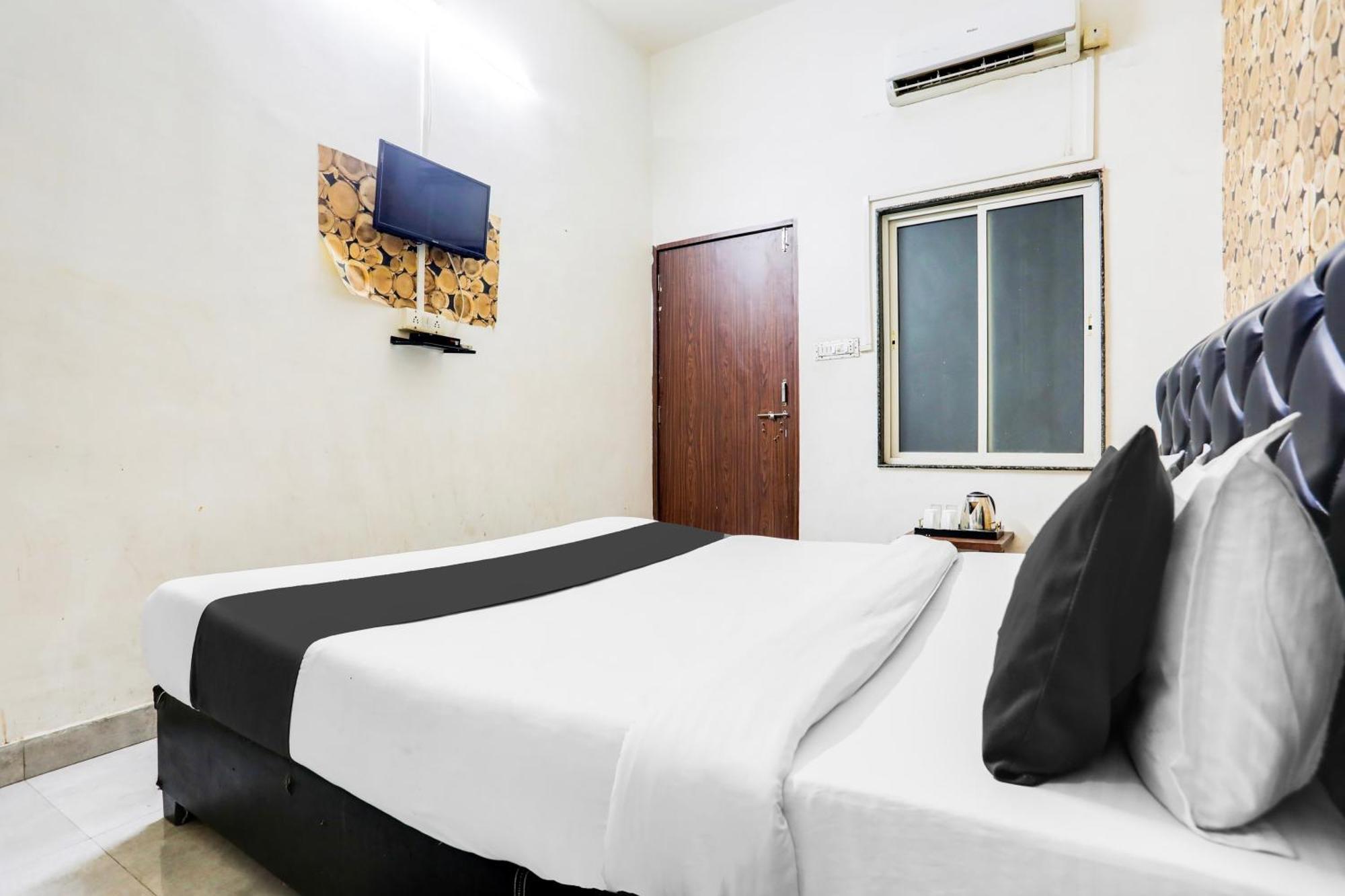 Hotel O Royal Galaxy كوتا المظهر الخارجي الصورة