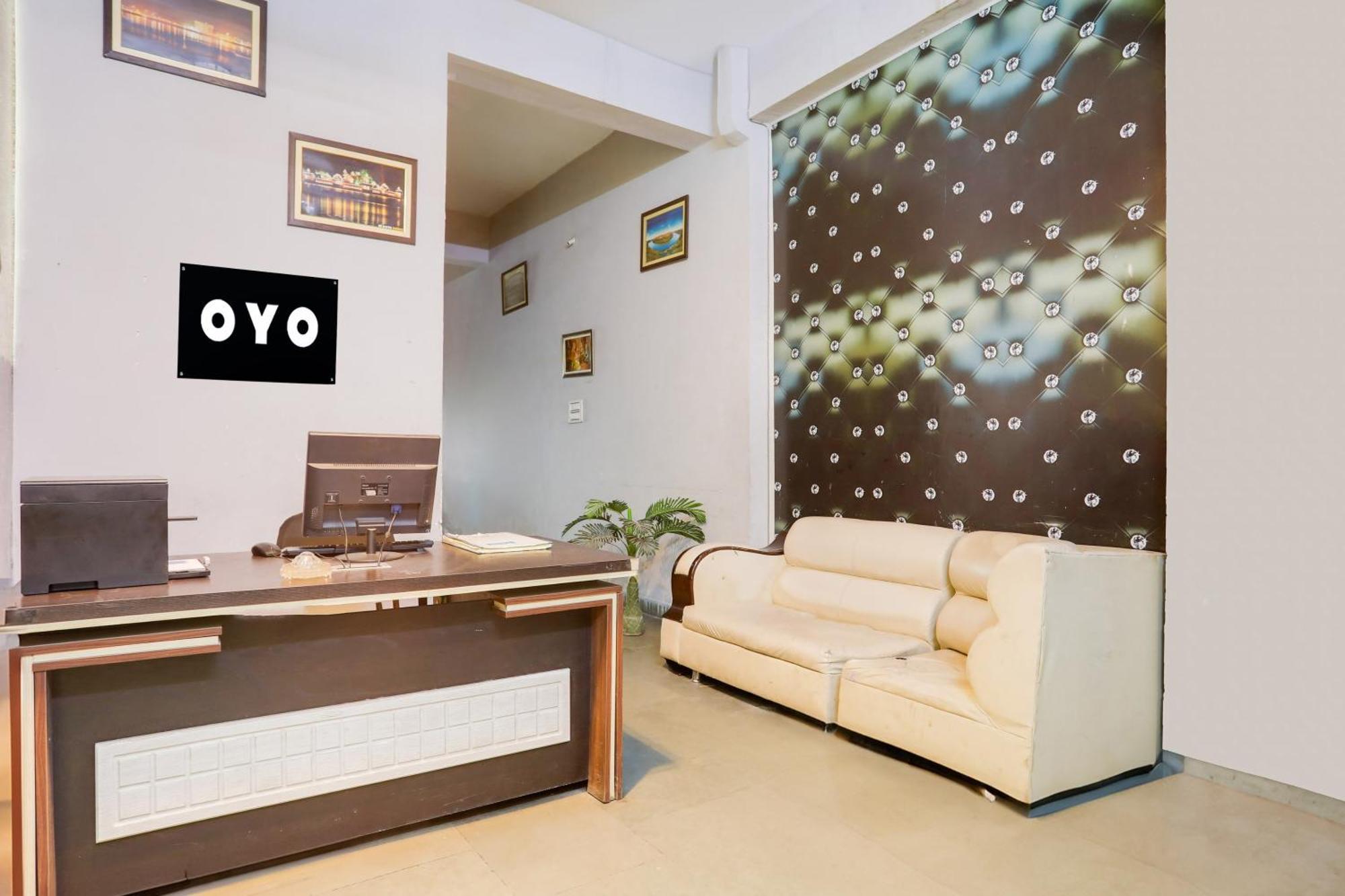Hotel O Royal Galaxy كوتا المظهر الخارجي الصورة